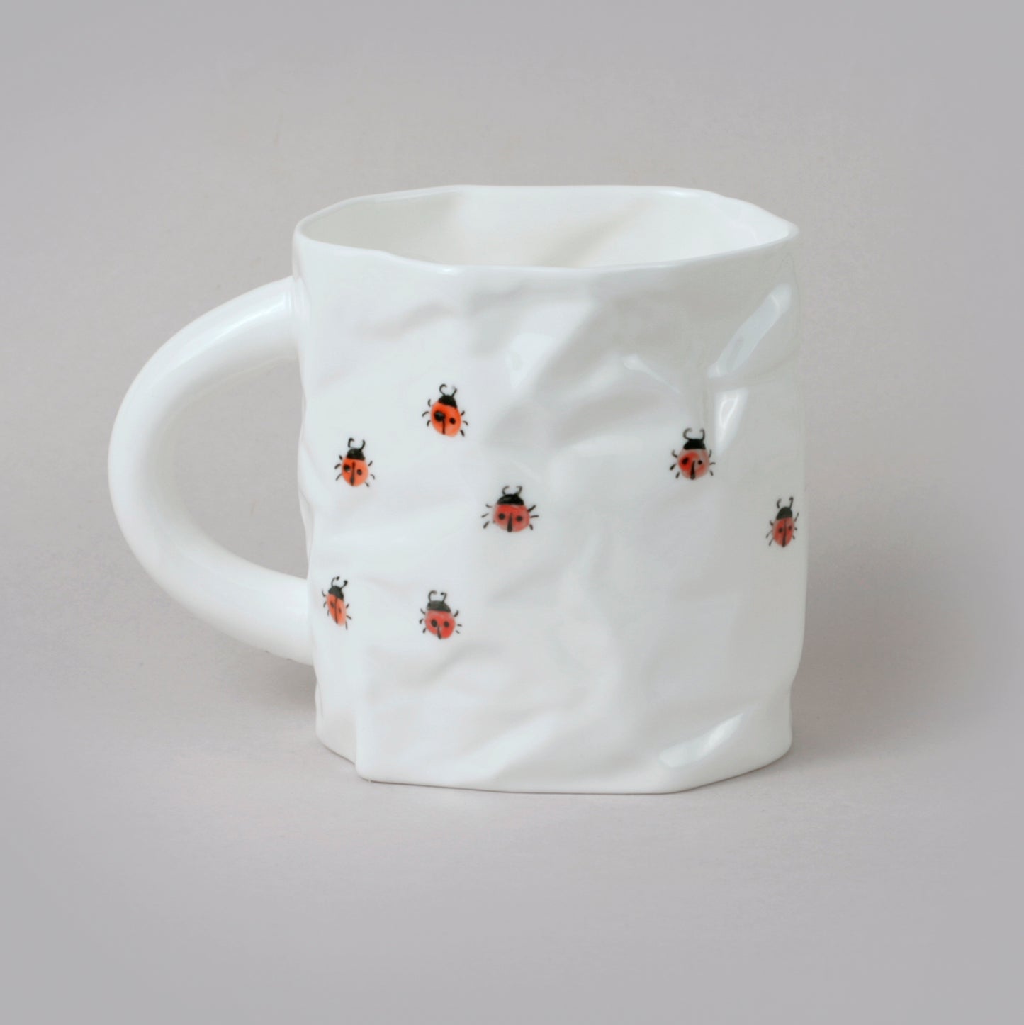 Beetle 2.3. Crumpled Tea Mug