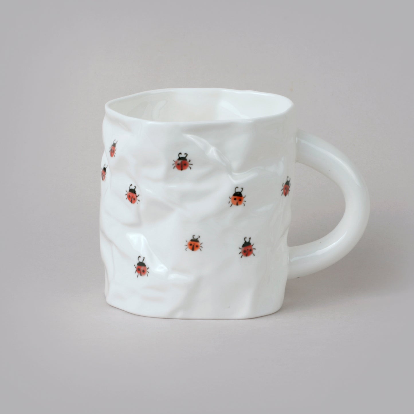 Beetle 2.3. Crumpled Tea Mug