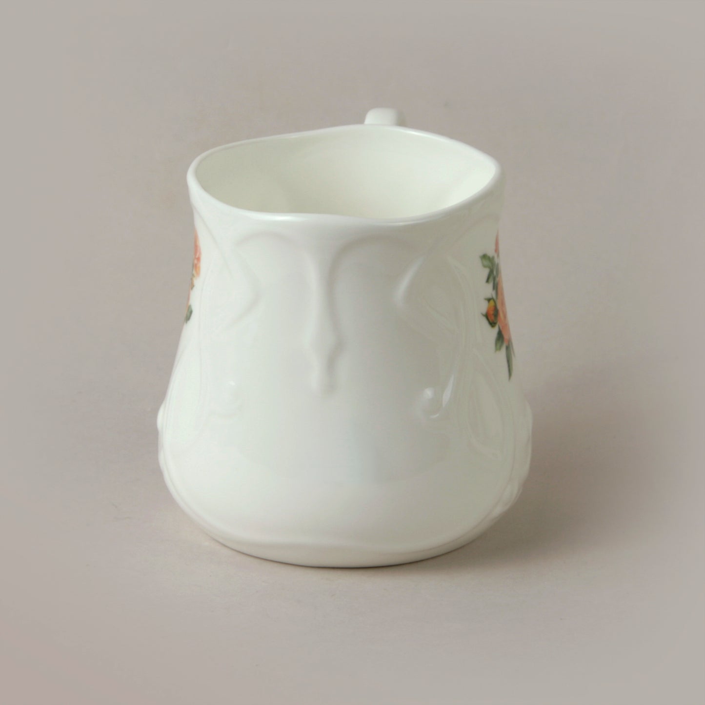 Flowers. 1.3 Nouveau Tea Mug