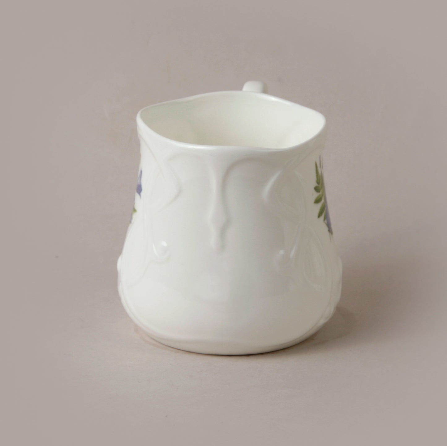 Flowers. 1.4 Nouveau Tea Mug