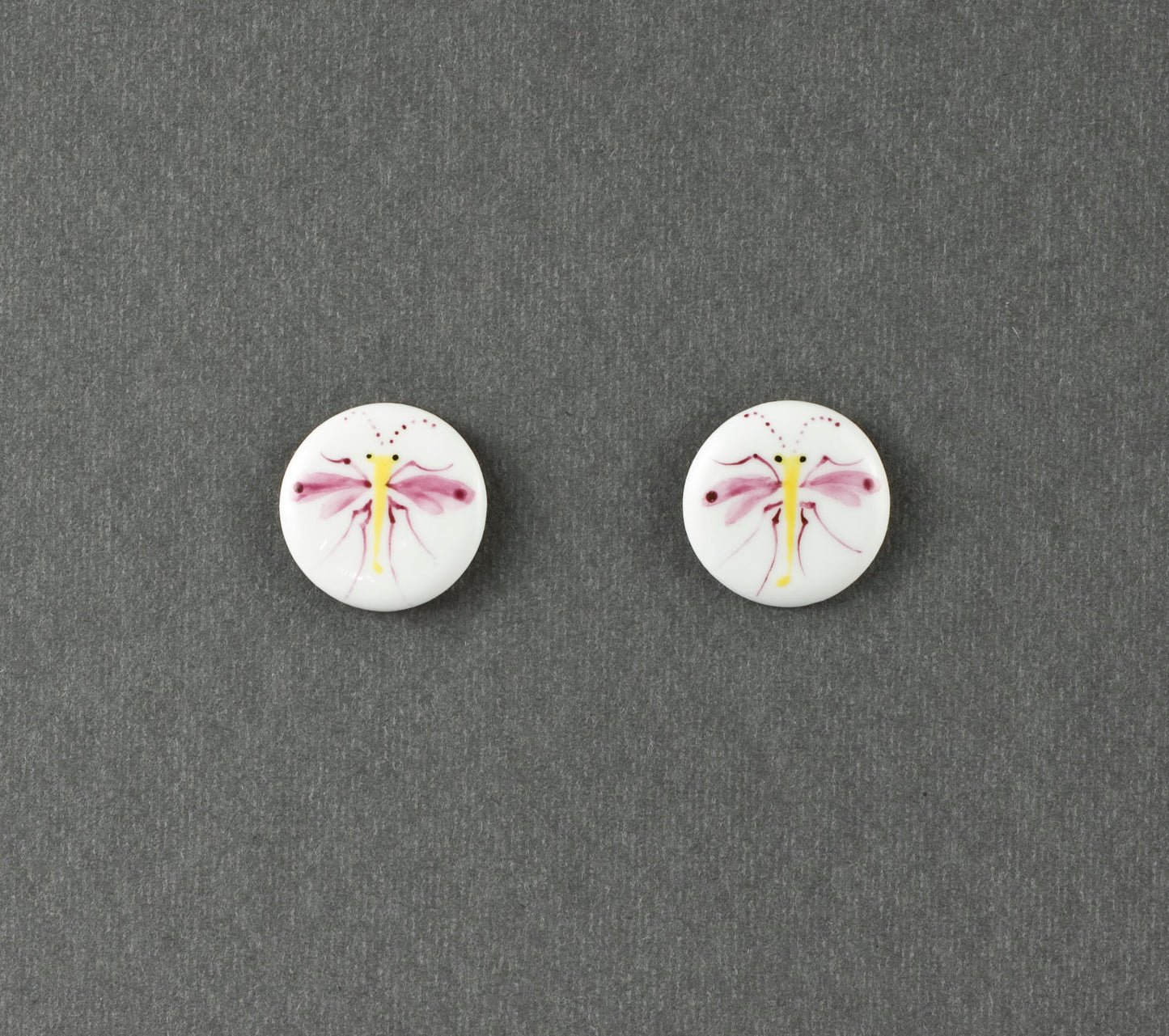 Beetle 1.6. Button M earrings