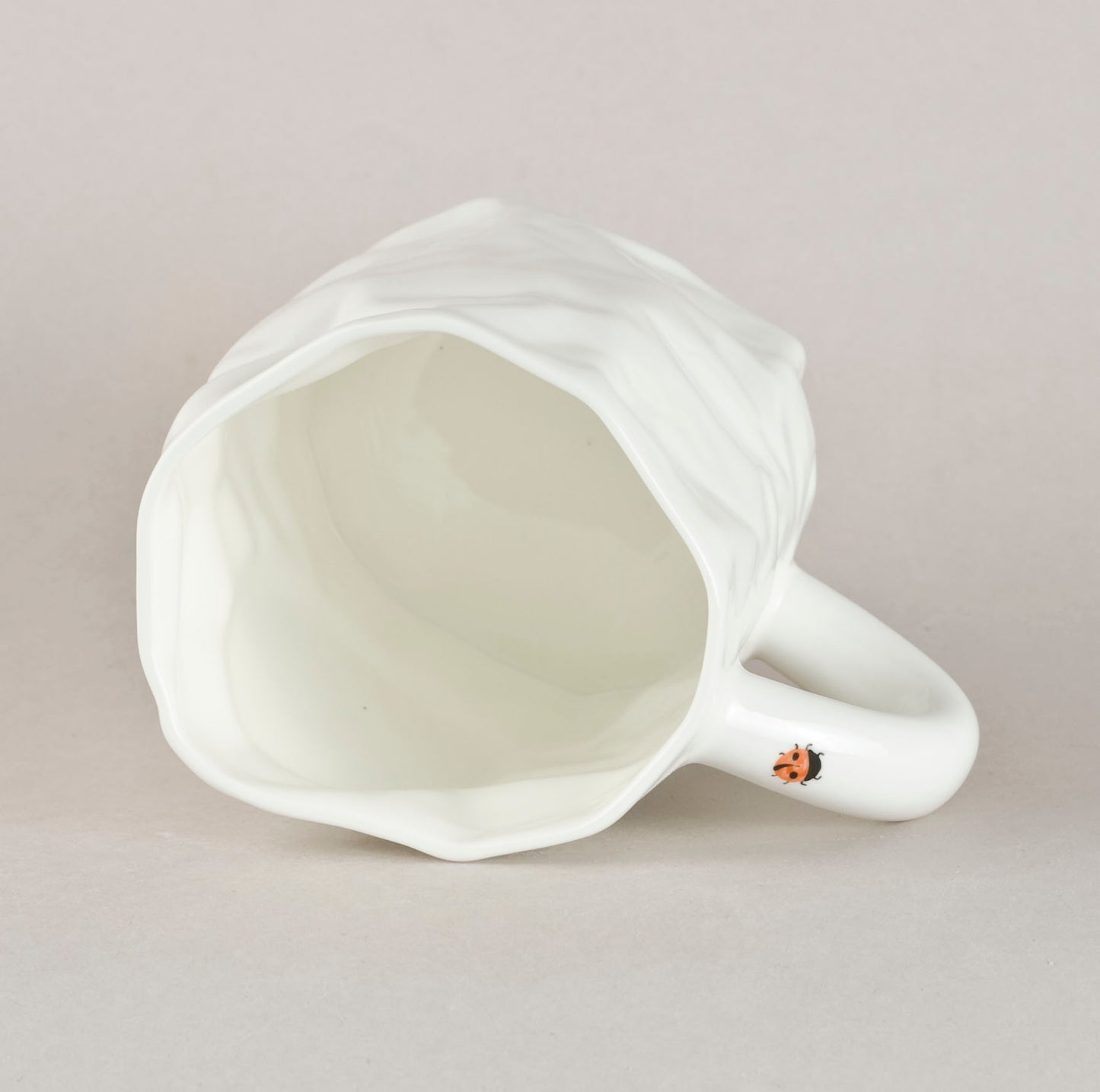 Beetle 2.3. Crumpled Tea Mug