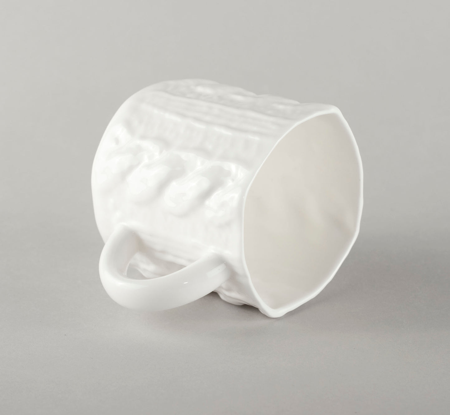 Porcelāna adīta kafijas krūze