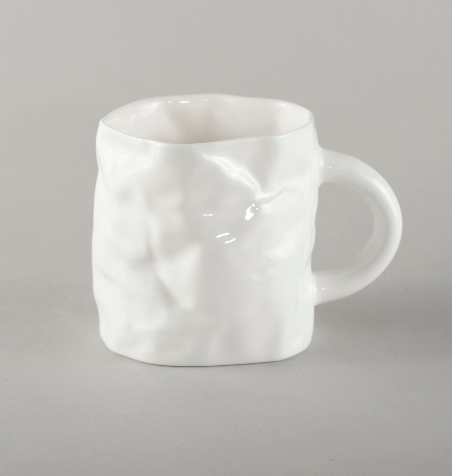 Porcelāna burzīta kafijas krūze