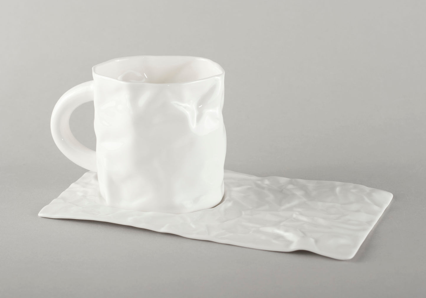 Porcelāna burzīta apakštase kafijas krūzei (krūze nav iekļauta)
