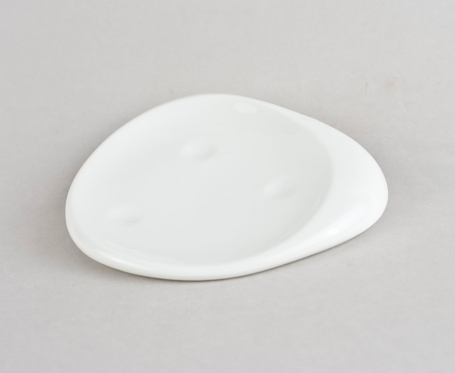 Porcelāna termo šķīvītis (krūzīte nav iekļauta)