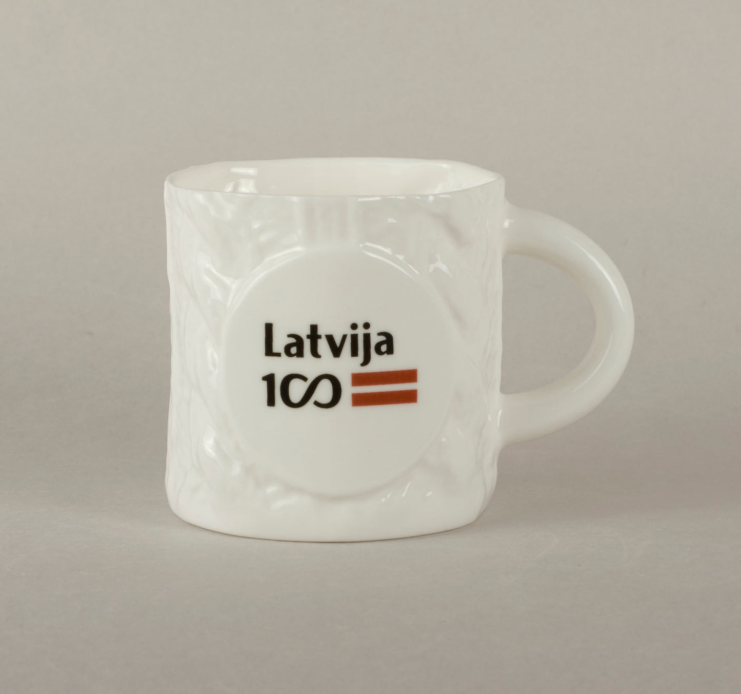 LV100. Knitted Coffee Mug 1