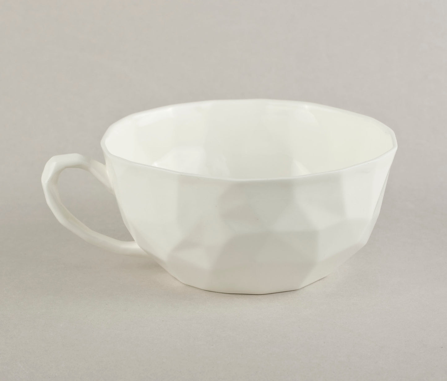 Porcelāna briljanta tasīte