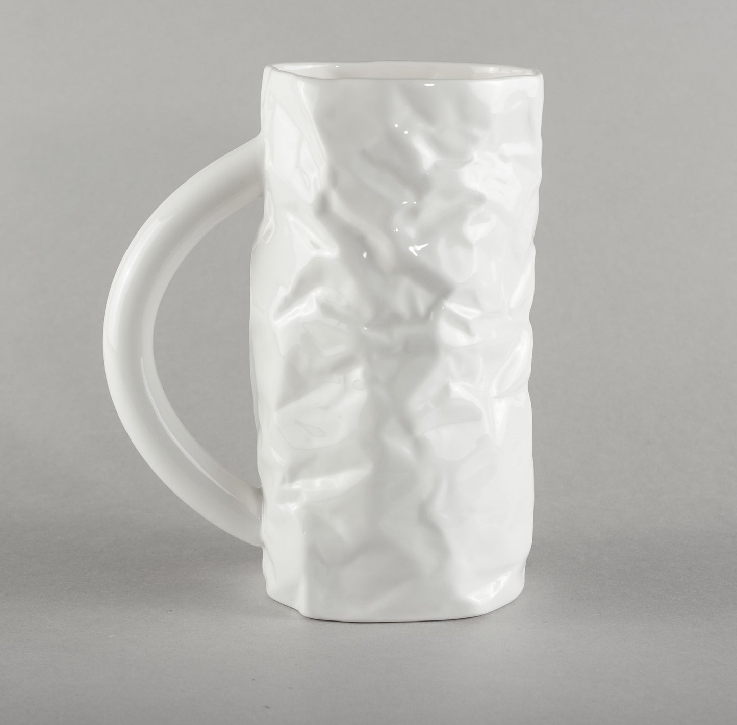 Porcelāna burzīts alus kuss