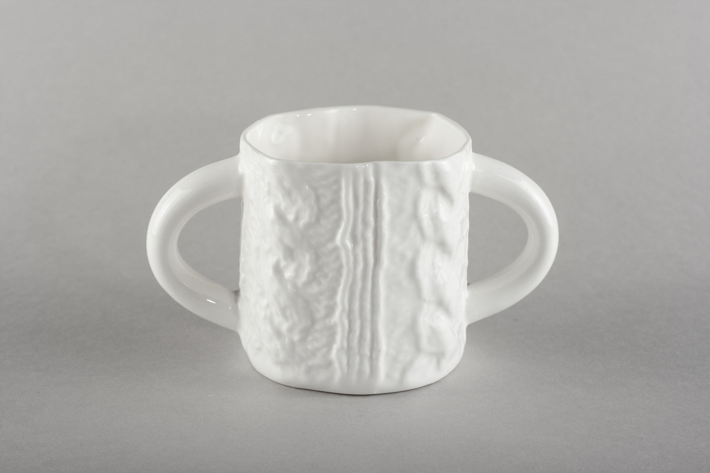 Porcelāna adīts cukurtrauks