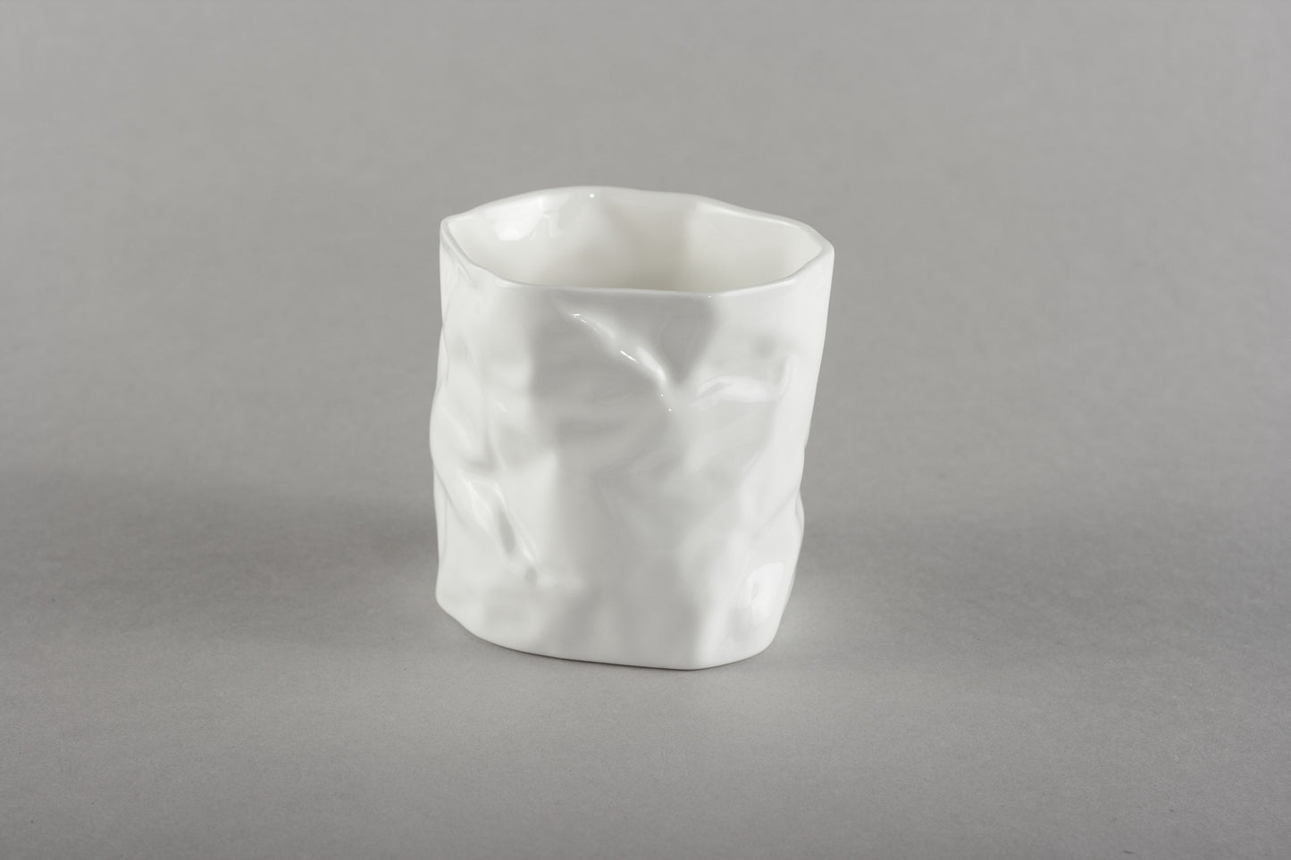 Porcelāna burzīta glāze