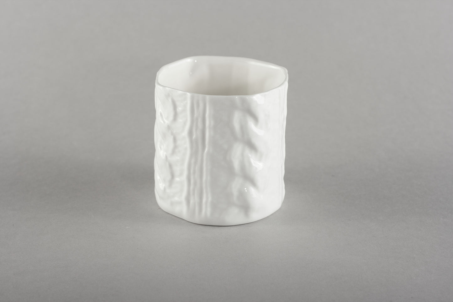 Porcelāna adīta glāze