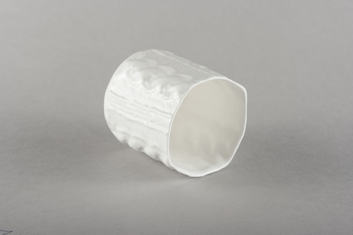 Porcelāna adīta glāze