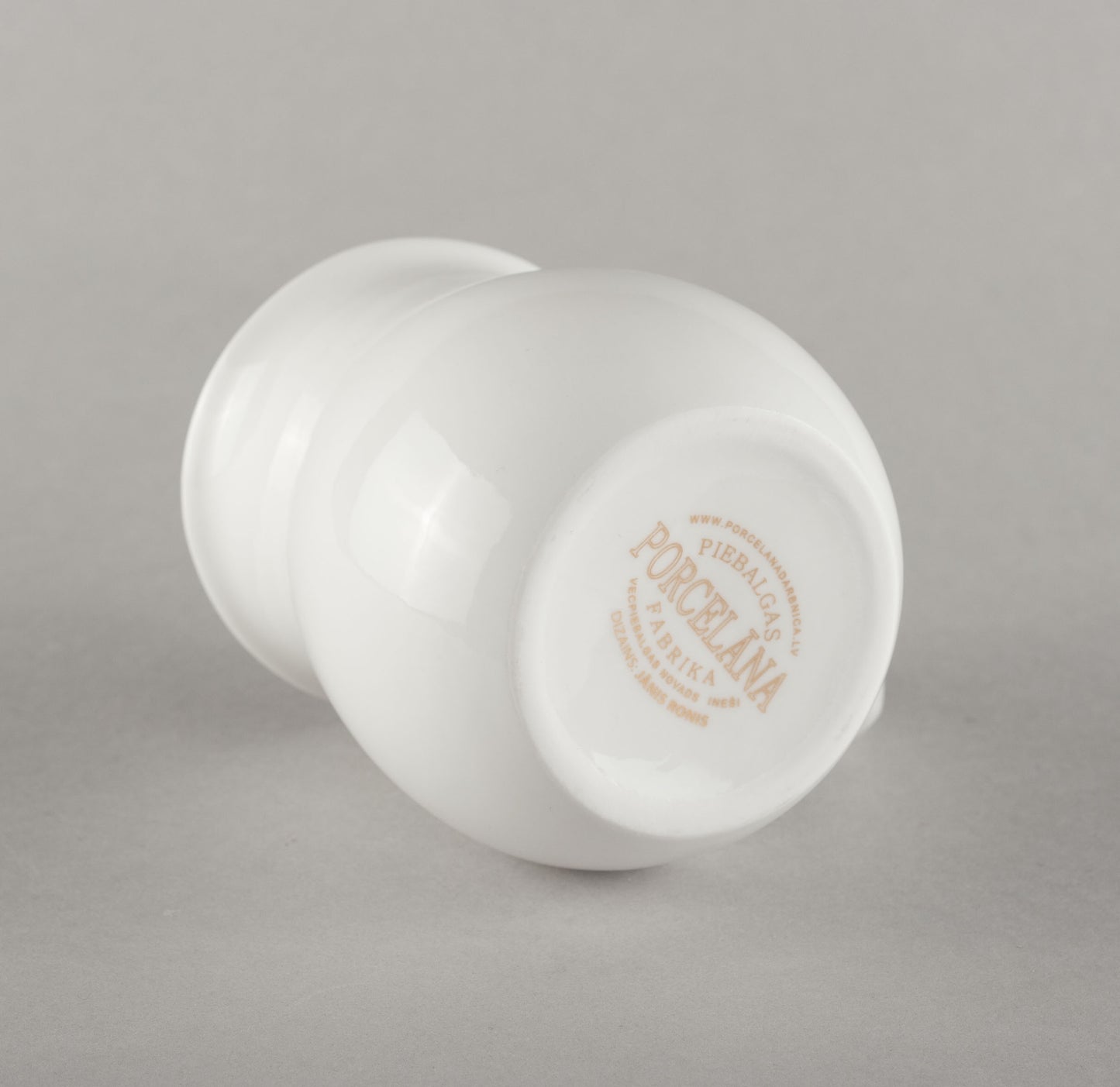 Porcelain Pooh With Bevelled Edge