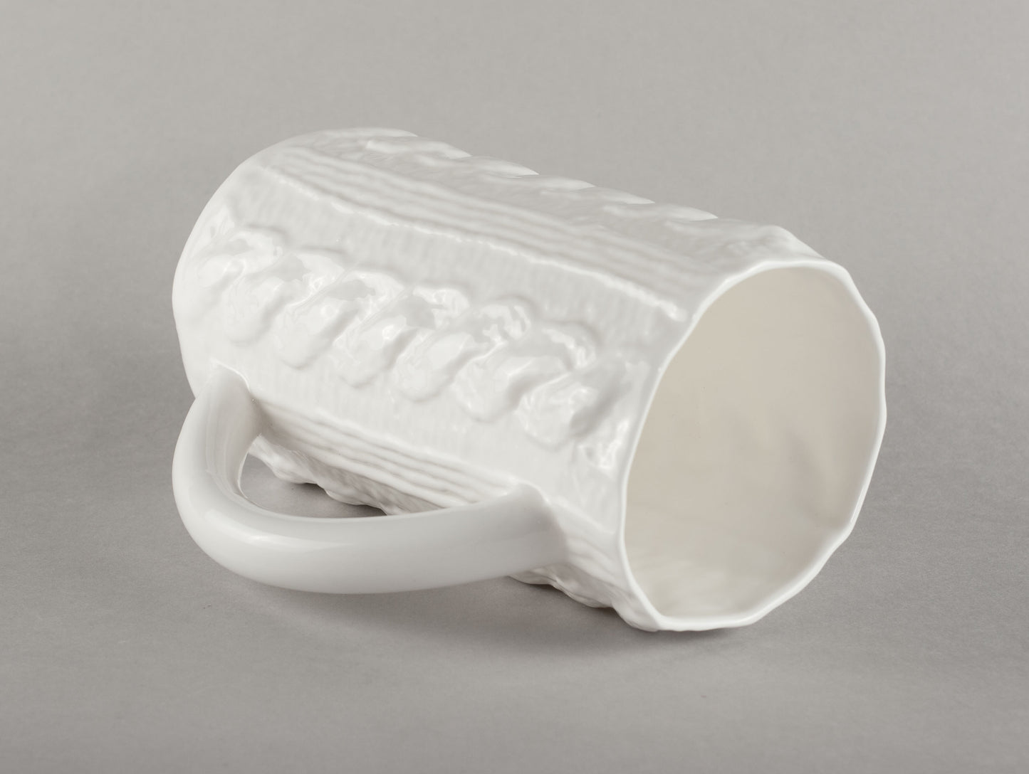Porcelāna adīts alus kauss
