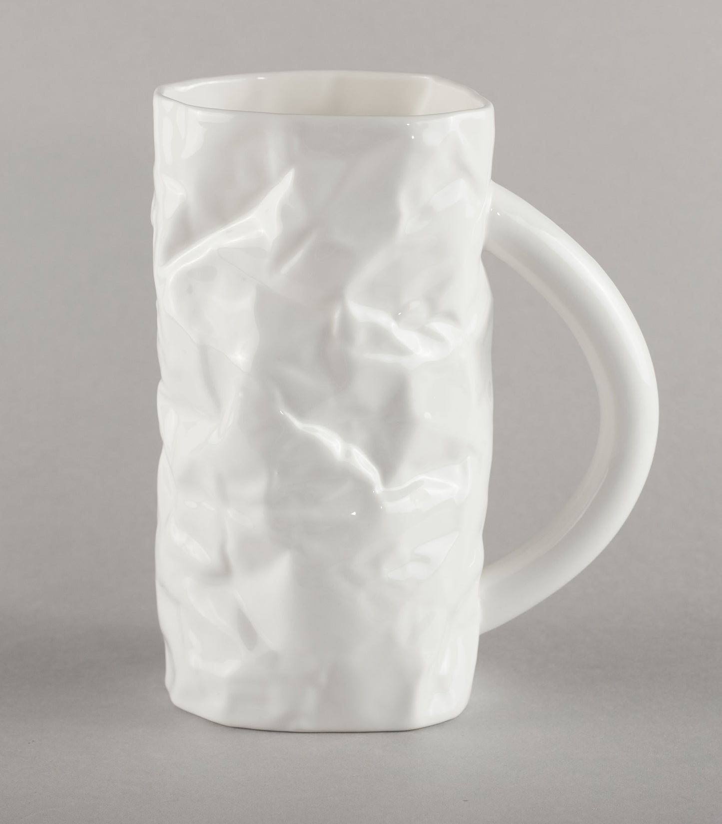 Porcelāna burzīts alus kuss
