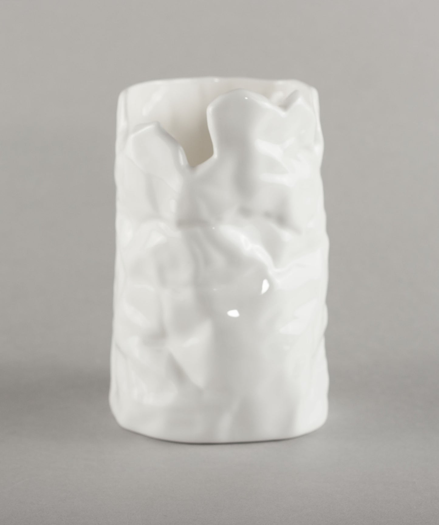 Porcelain Vase Latvija / Crumpled-Knitted