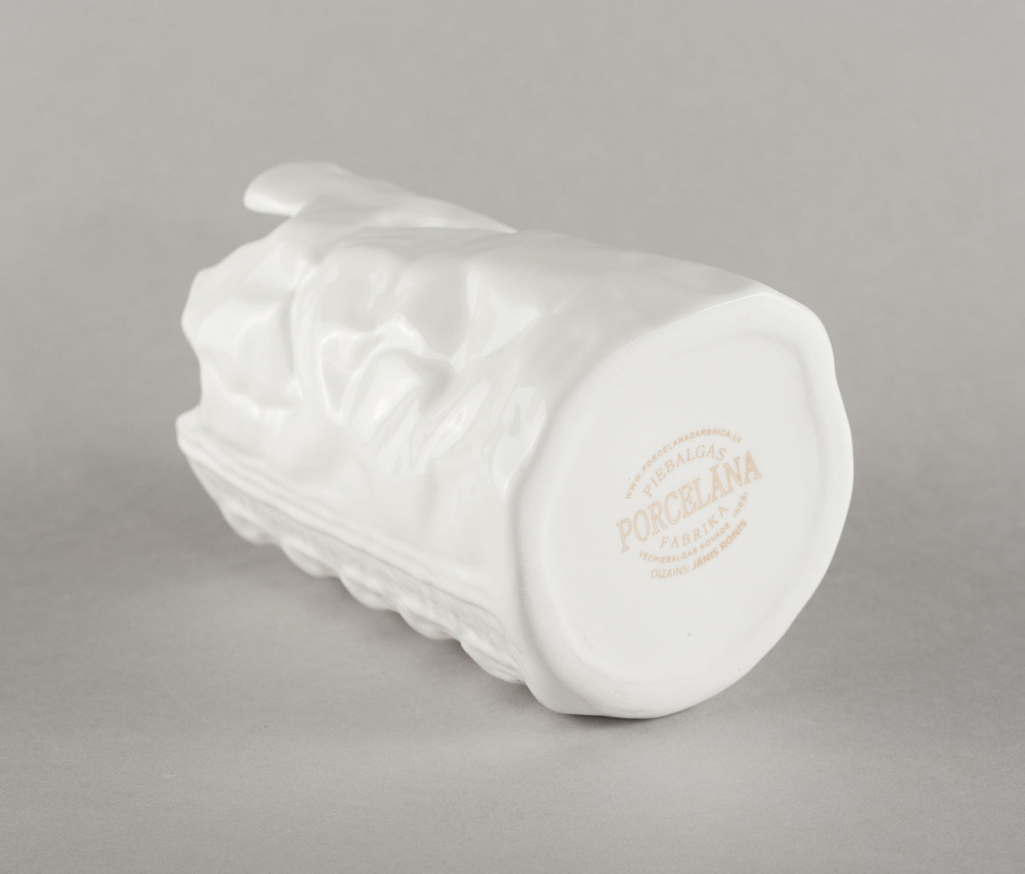 Porcelain Vase Latvija / Crumpled-Knitted
