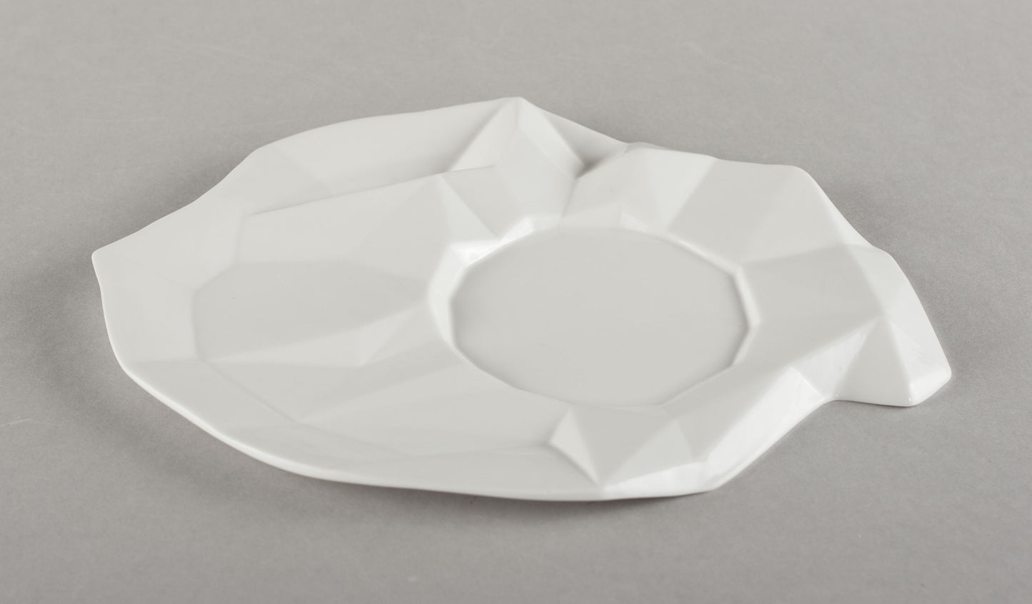 Porcelāna dimanta apakštase L (krūze nav iekļauta)