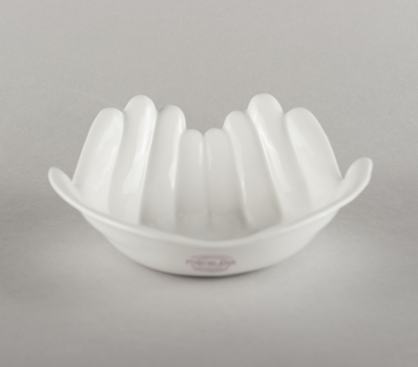 Porcelāna trauks riekšava