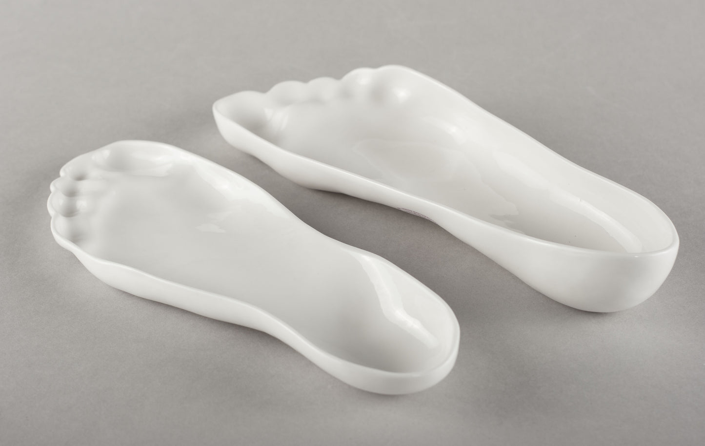 Porcelāna dekoratīvs trauks pēdiņa