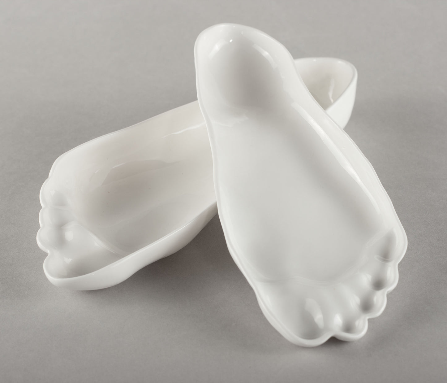 Porcelāna dekoratīvs trauks pēdiņa