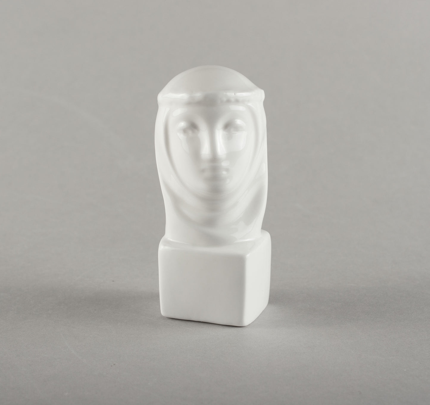 Porcelāna skulptūra Aziza