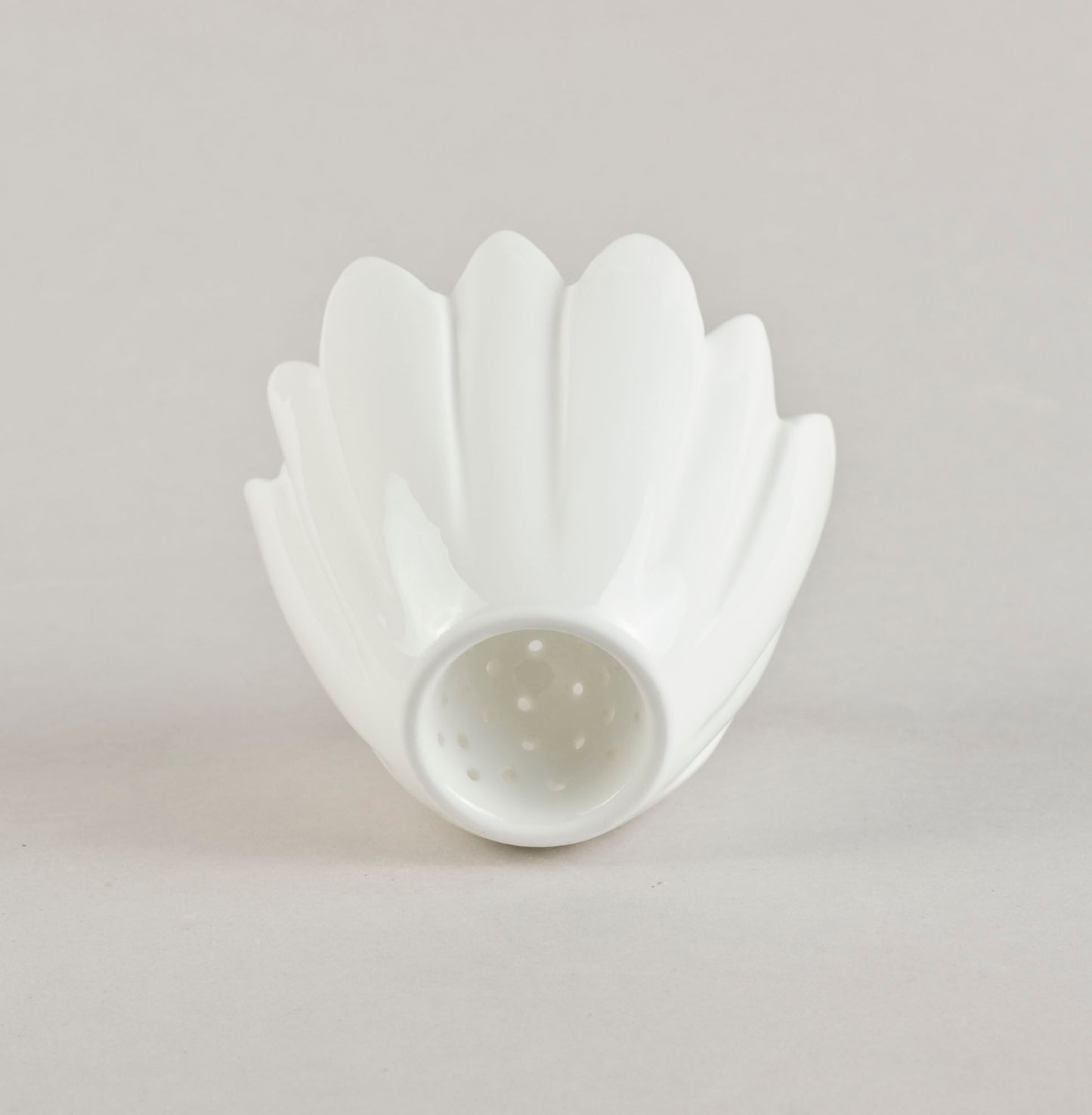 Porcelain Tea strainer Waterlilly