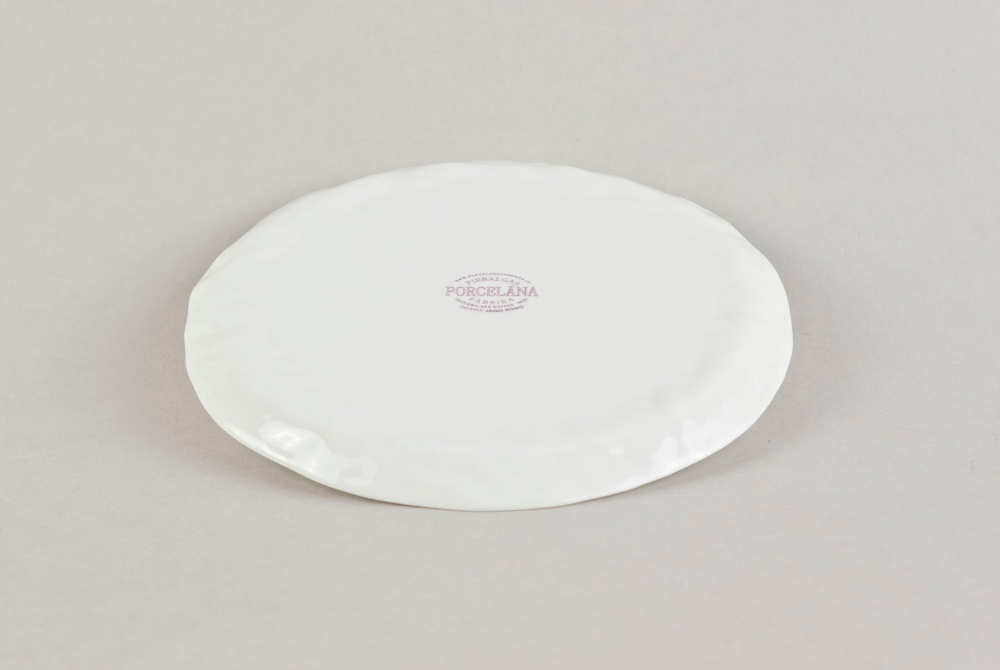 Porcelāna burzīts šķīvis XS O