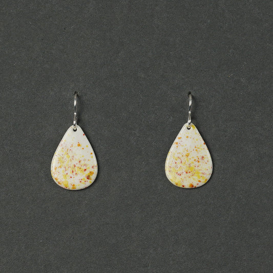 Apgleznoti. 2.3. Lāsītes S auskari