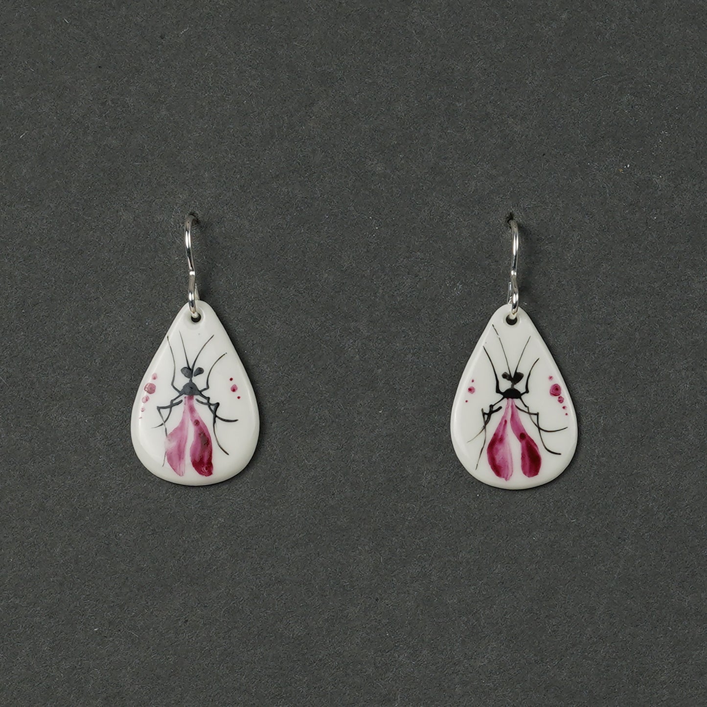 Beetle 2.4. Drop S earrings