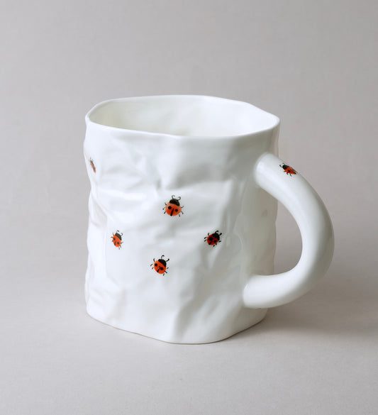 Beetle 2.1. Crumpled Tea Mug