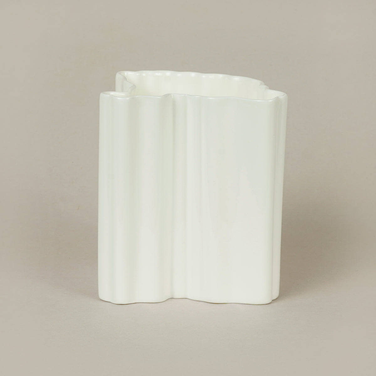 Porcelain Vase Vidzeme