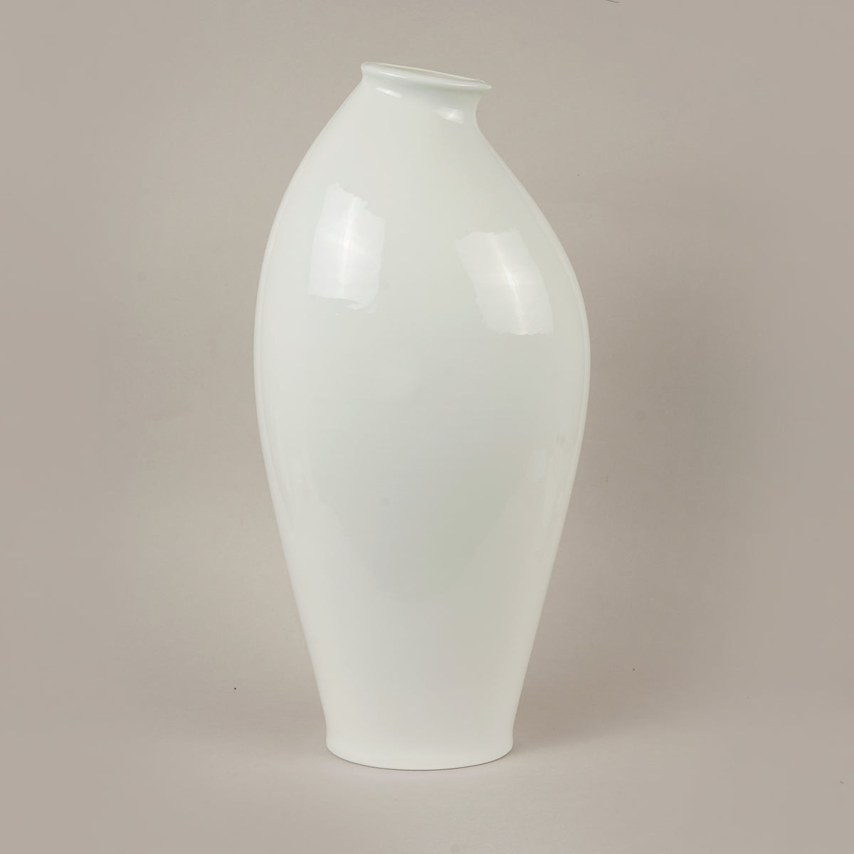 Porcelain Vase Tekla