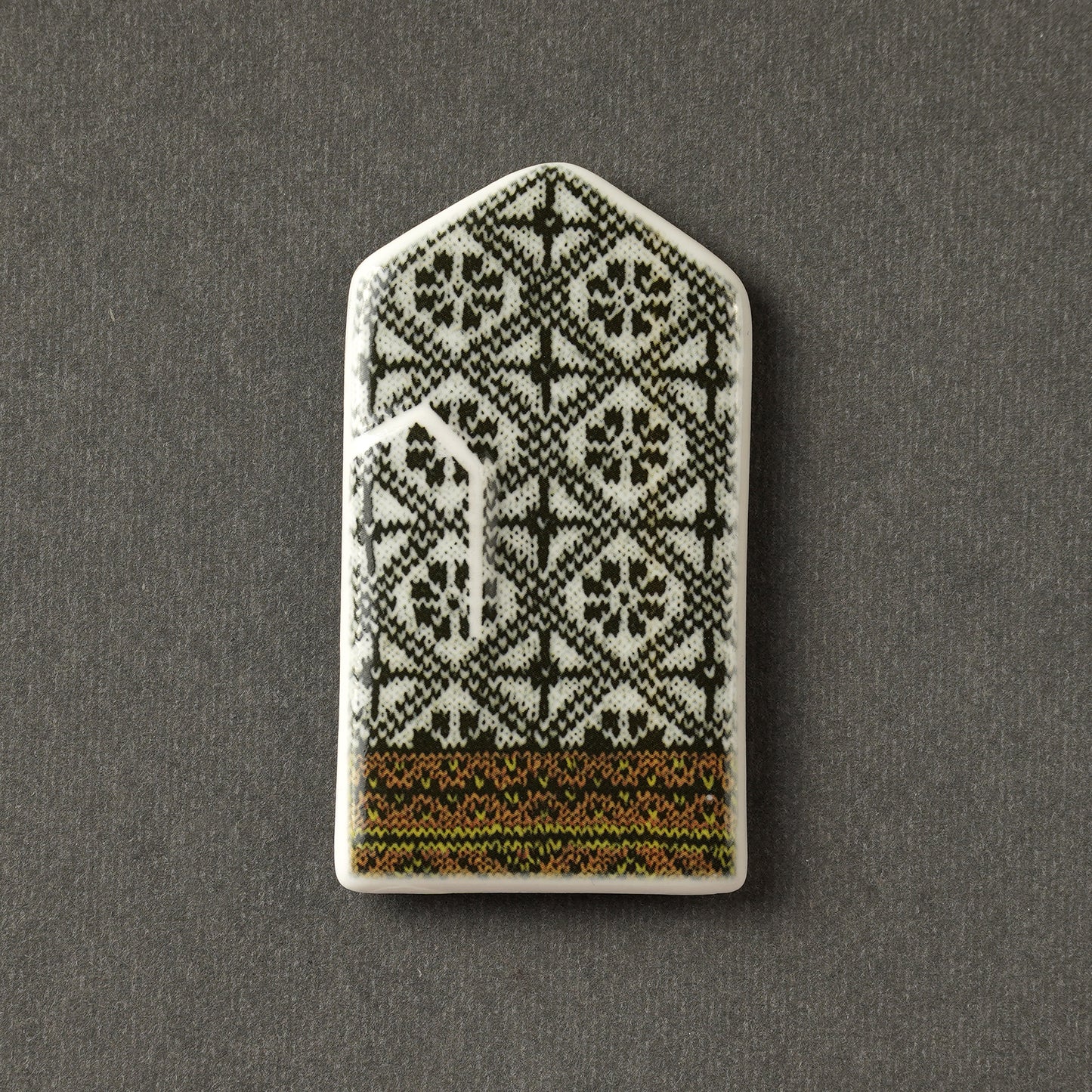 Porcelain Magnet - Gloves With Print