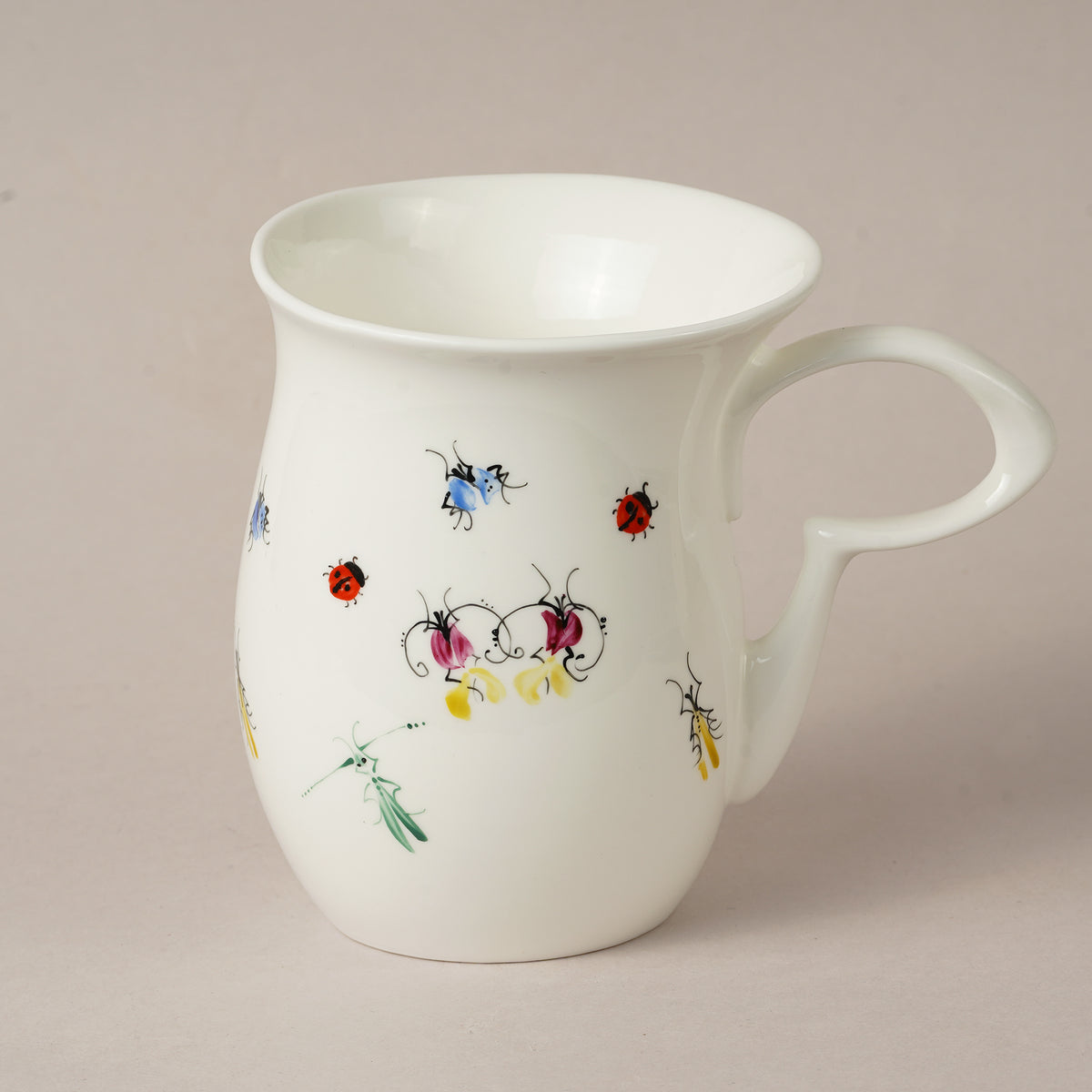 Beetle 4.25. Hatters L Mug