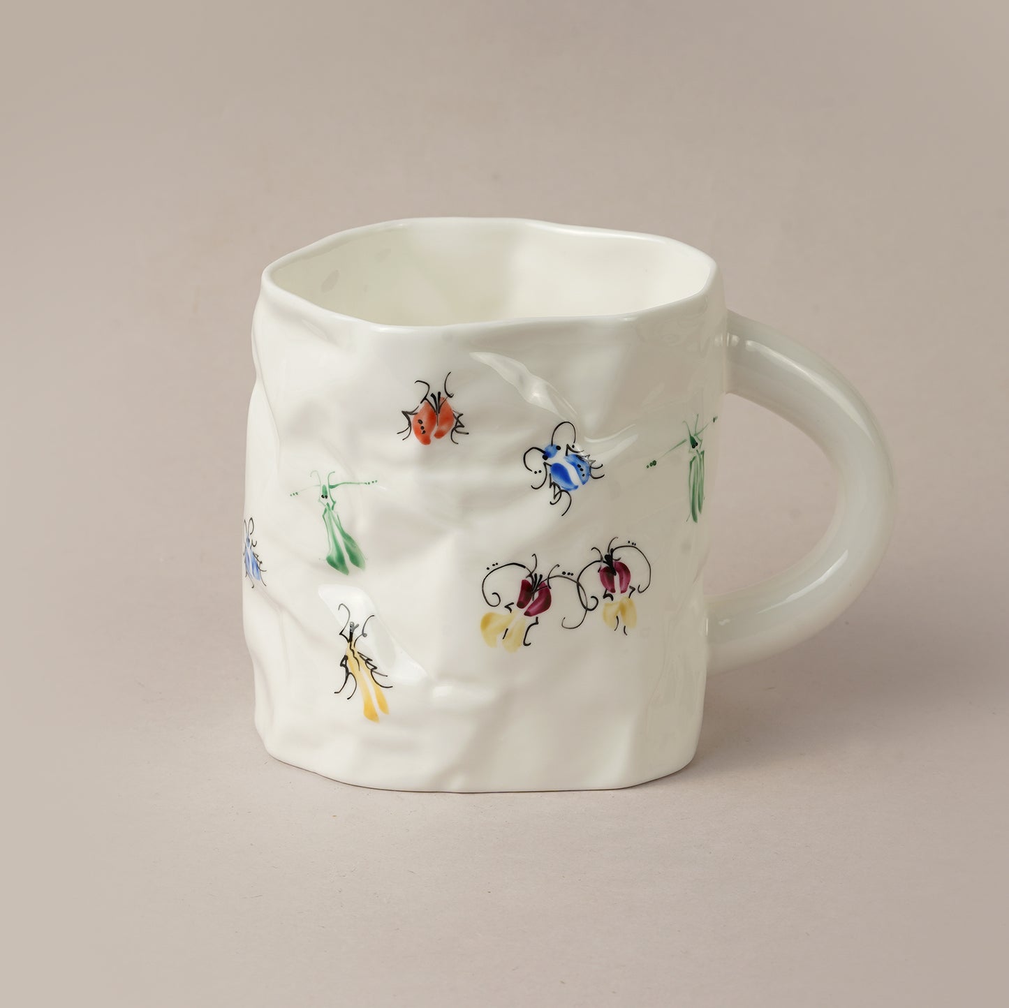 Kukaiņi 2.1. Burzīta tējas krūze