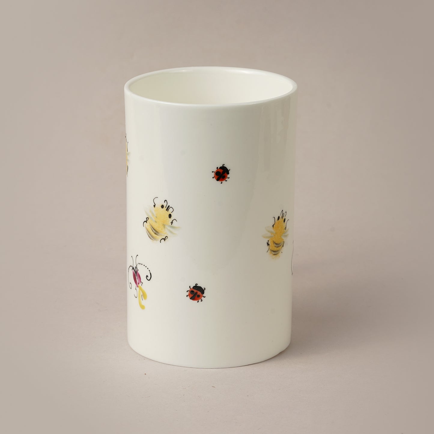 Kukaiņi 4.5. Cilindrs vidējais