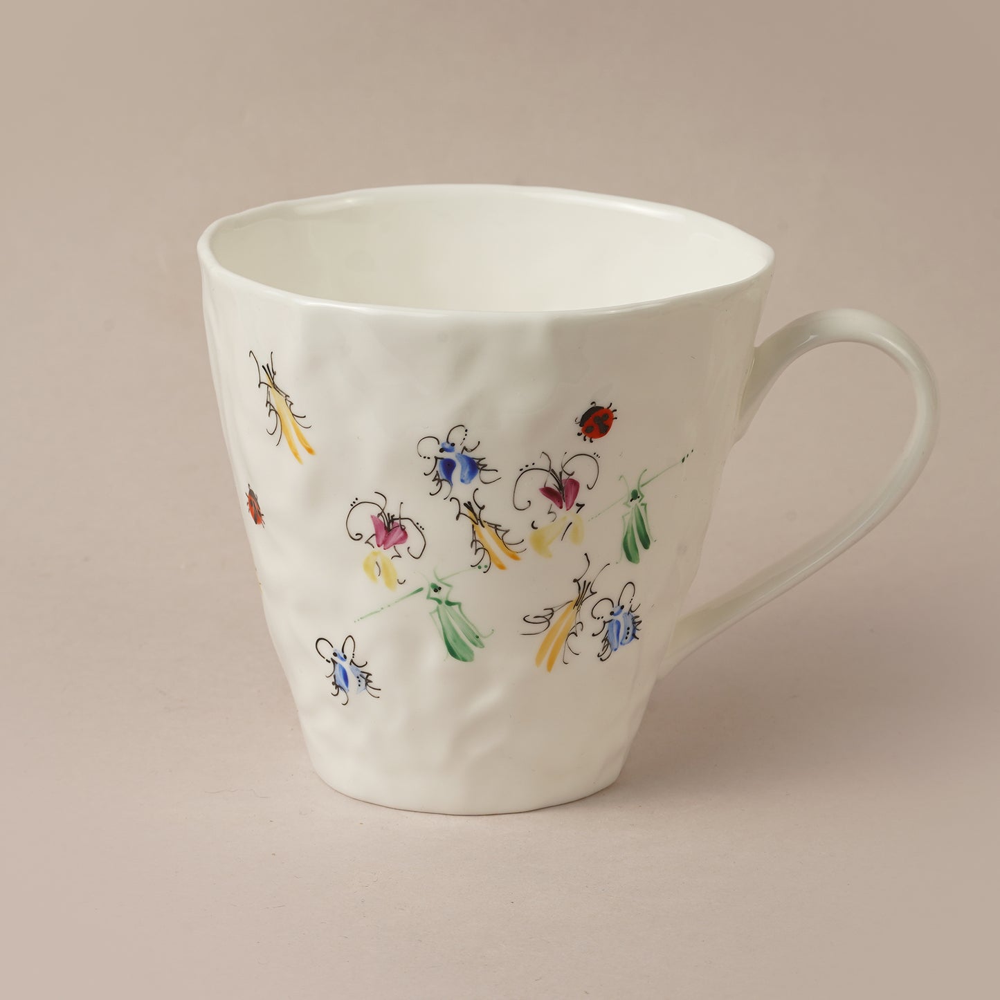 Kukaiņi 2.6. Burzīta tējas krūze Co