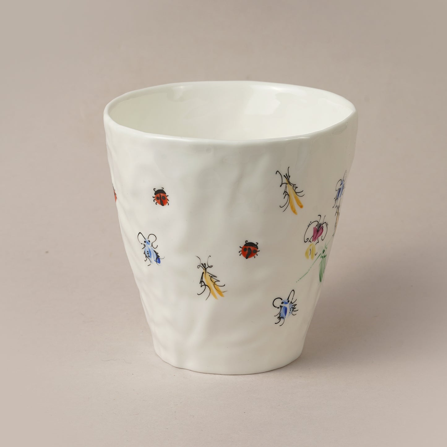 Kukaiņi 2.6. Burzīta tējas krūze Co