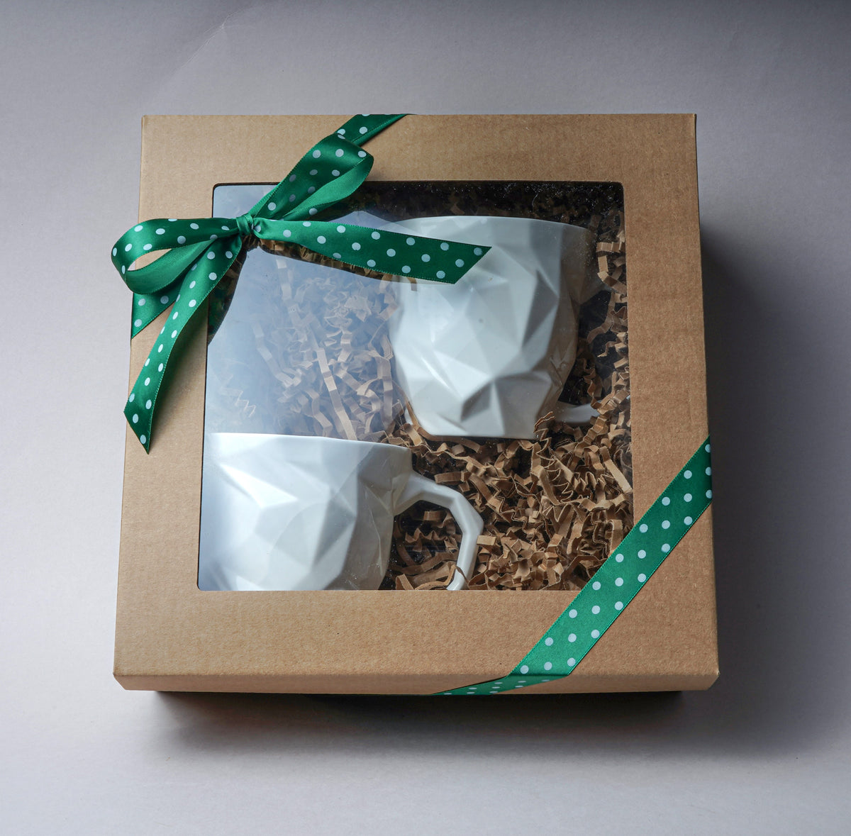 Gift sets. 3.4. 2 pcs Diamond L Mugs