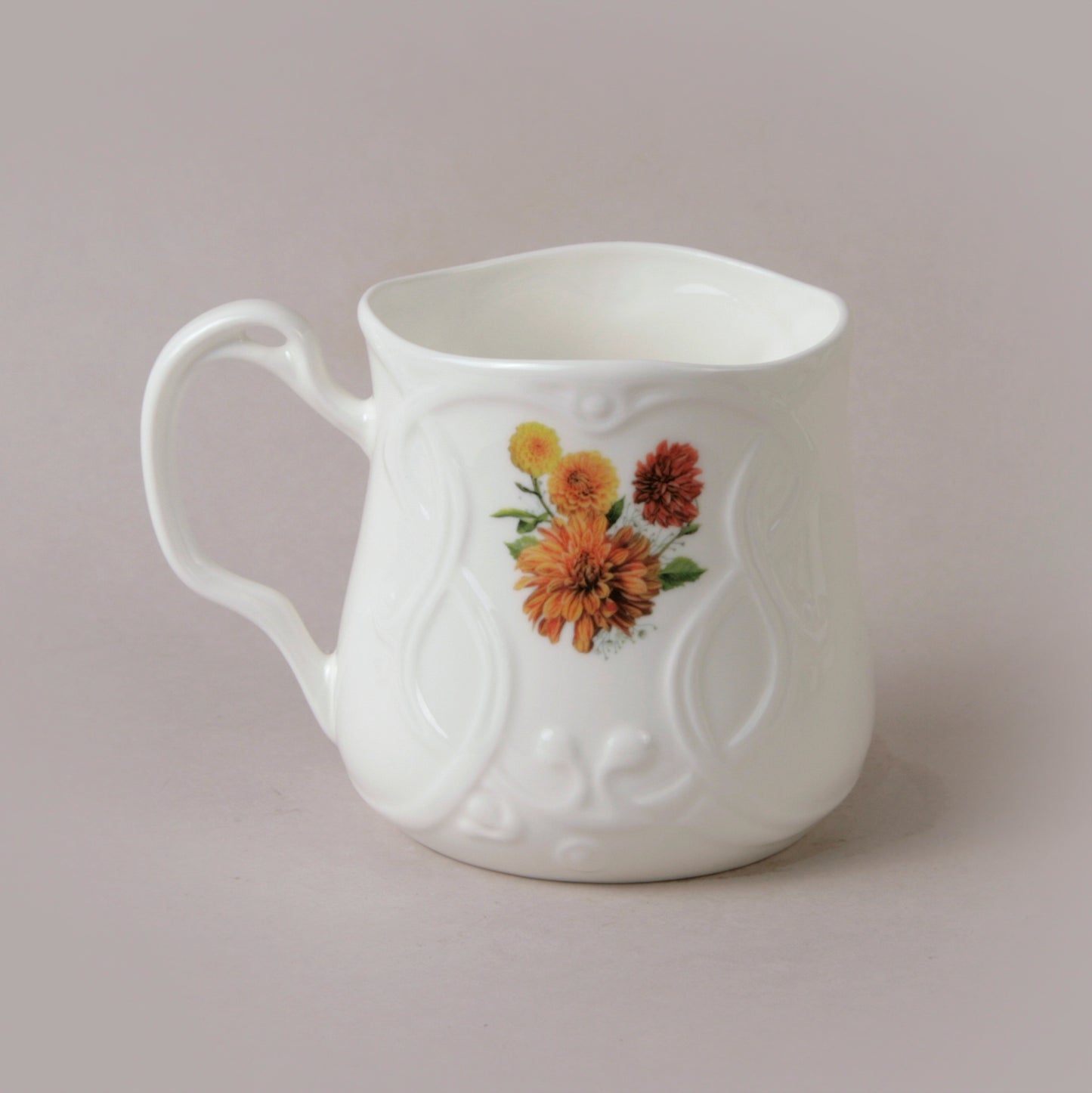 Flowers. 1.2 Nouveau Tea Mug