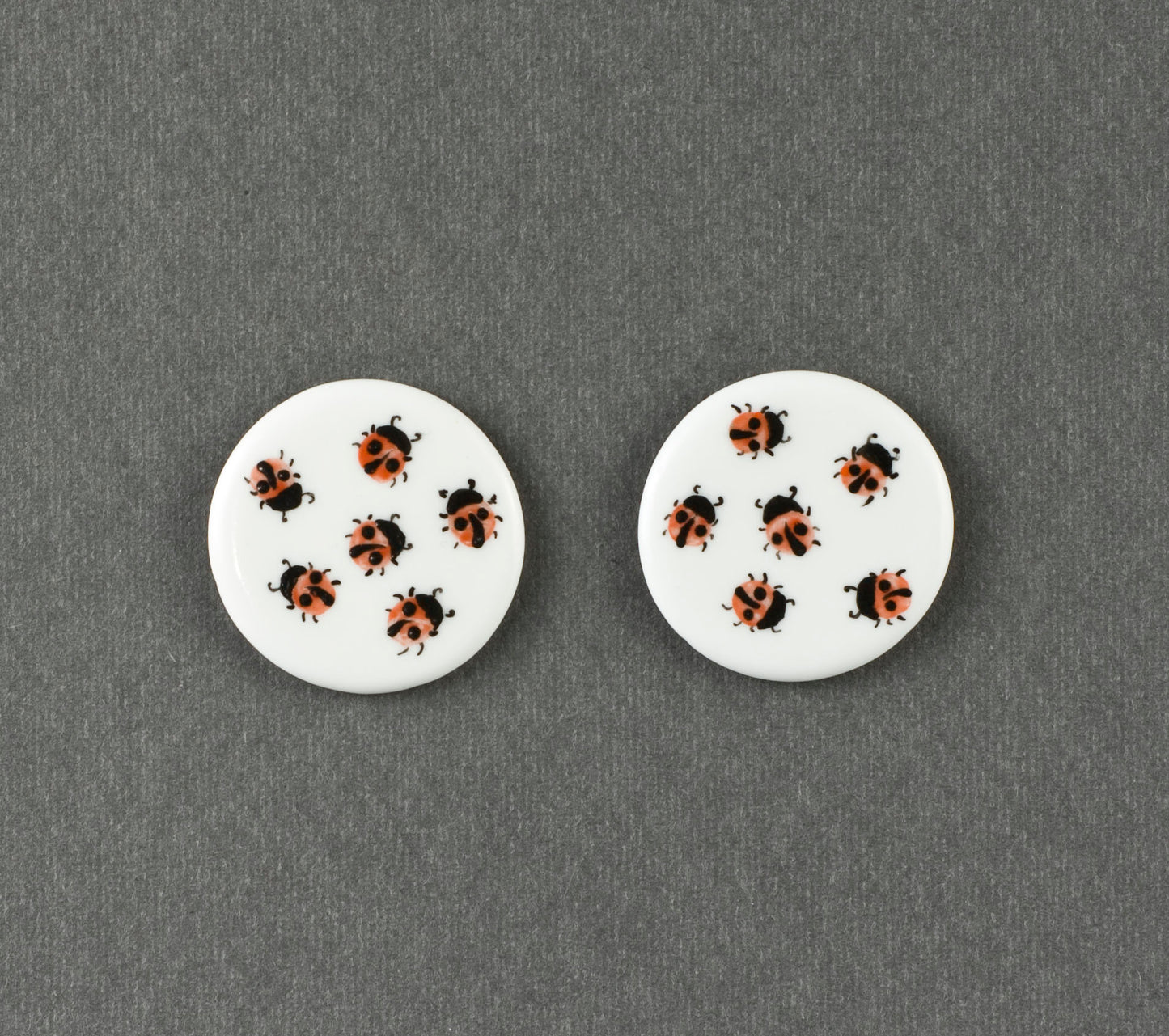 Beetle 1.12. Button L earrings