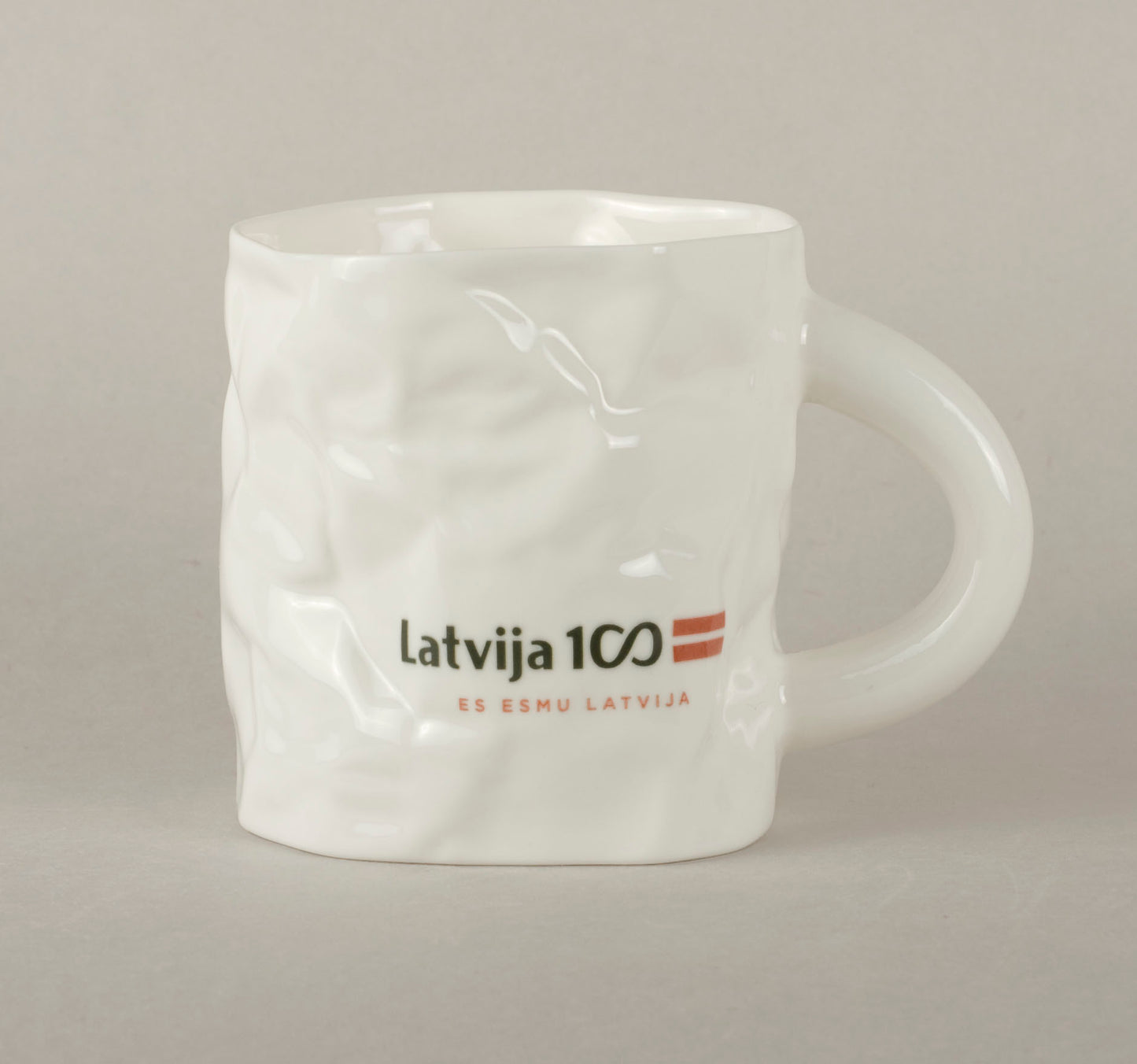 LV100. Crumpled Tea Mug 1