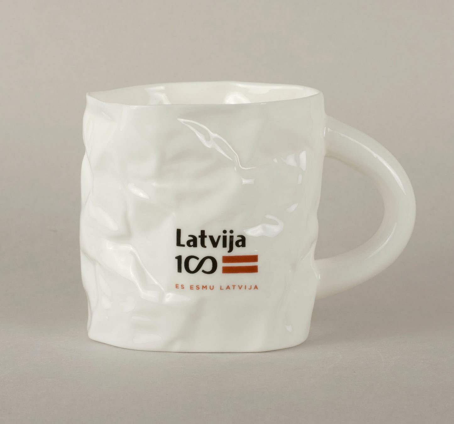 LV100. Crumpled Tea Mug 2