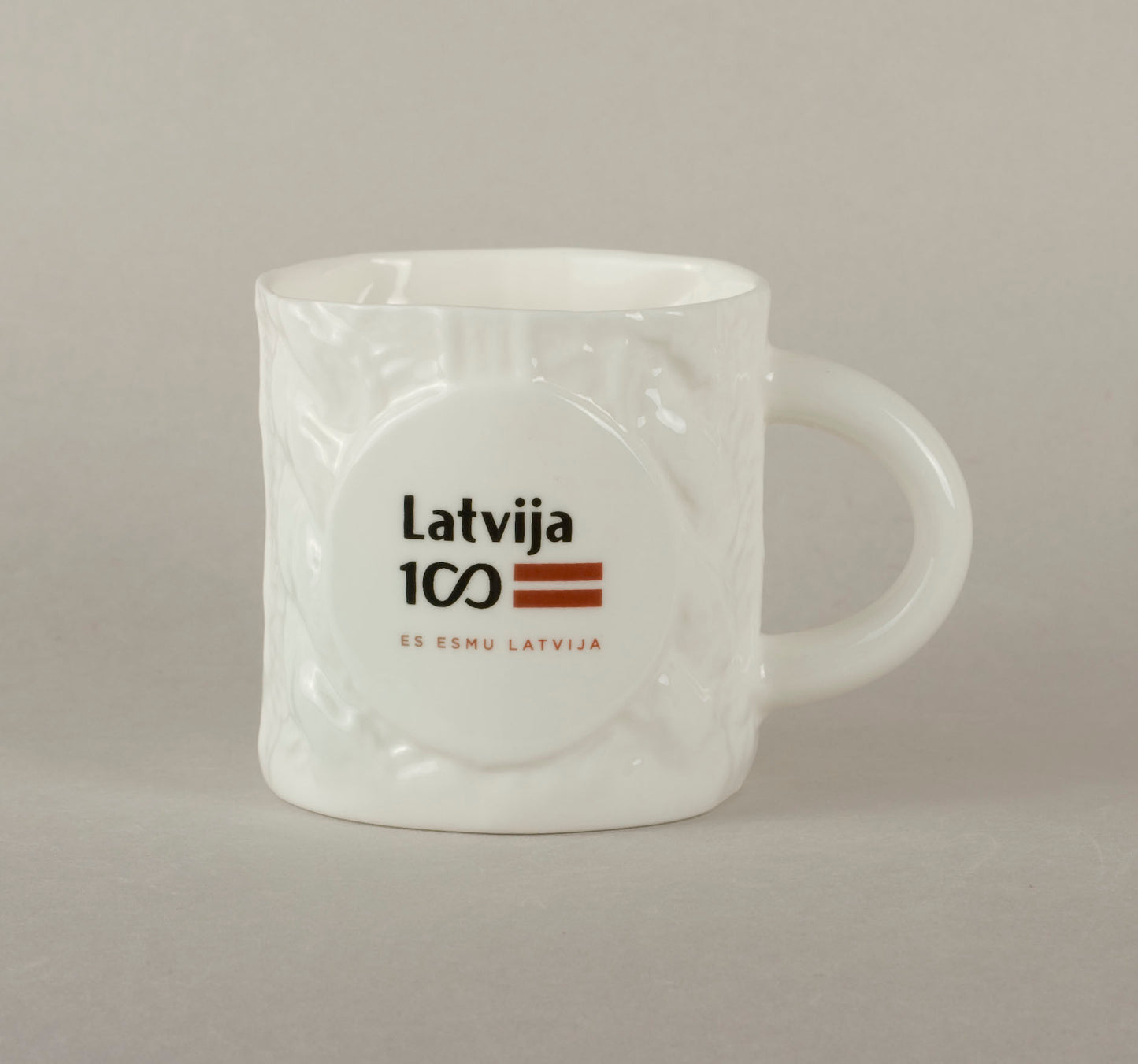 LV100. Knitted Coffee Mug 2