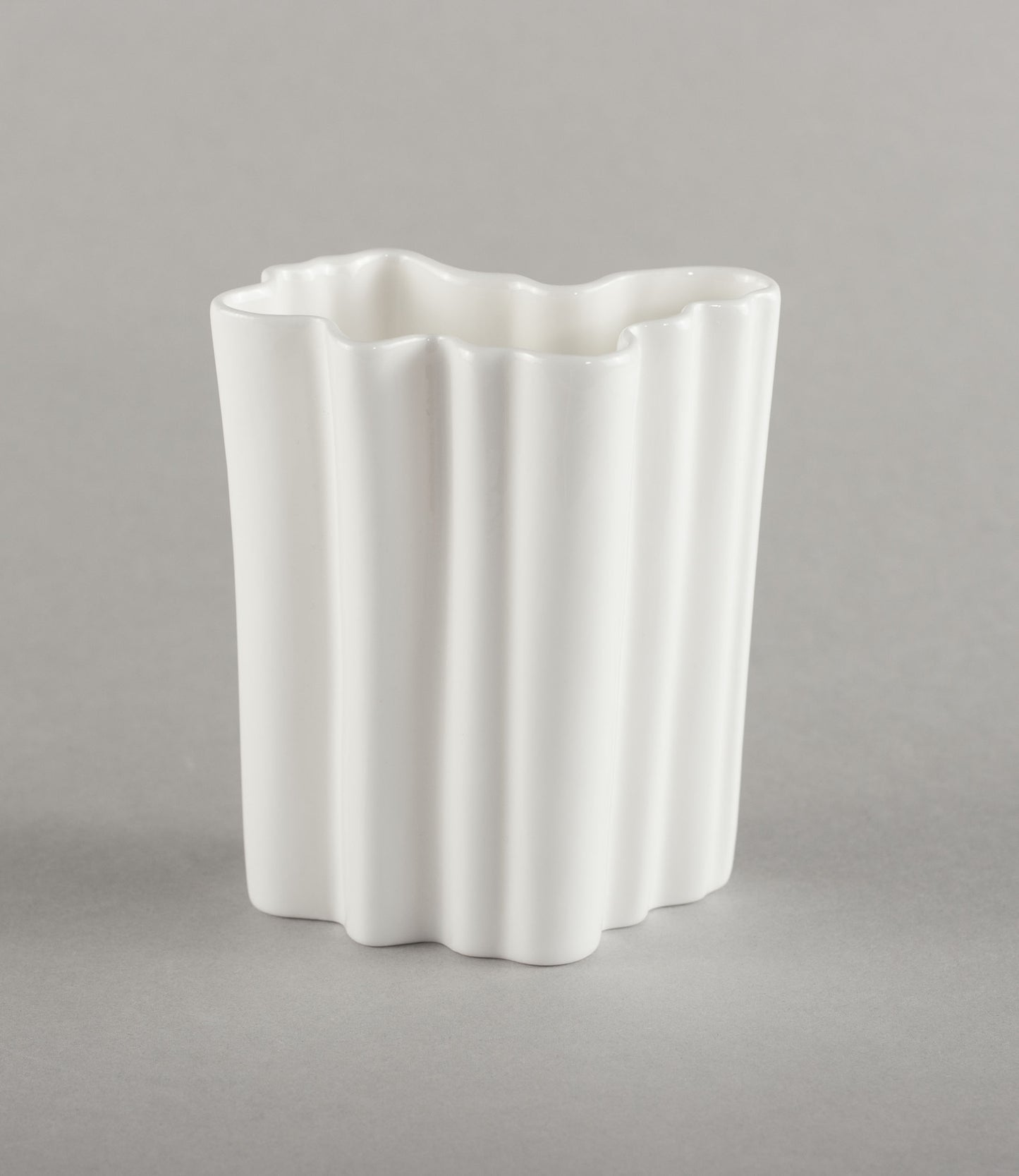 Porcelain Vase Inesis