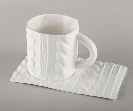 Porcelāna adīta apakštase tējas krūzei (krūze nav iekļauta)