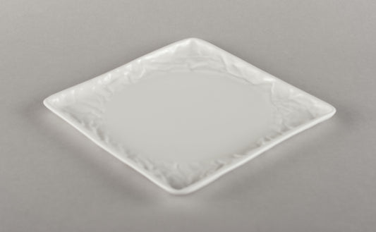 Porcelāna burzīts deserta šķīvis M (gluds vidus)