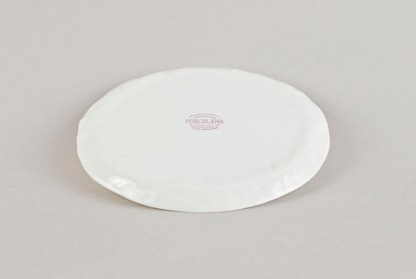 Porcelain Crumpled Plate XS O
